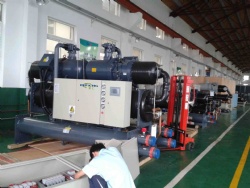 Glycol low-temp chiller